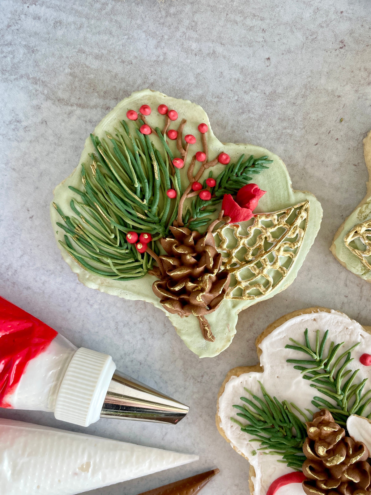 Lolly&#39;s Home Kitchen Holiday Florals Cookie Cutter Set