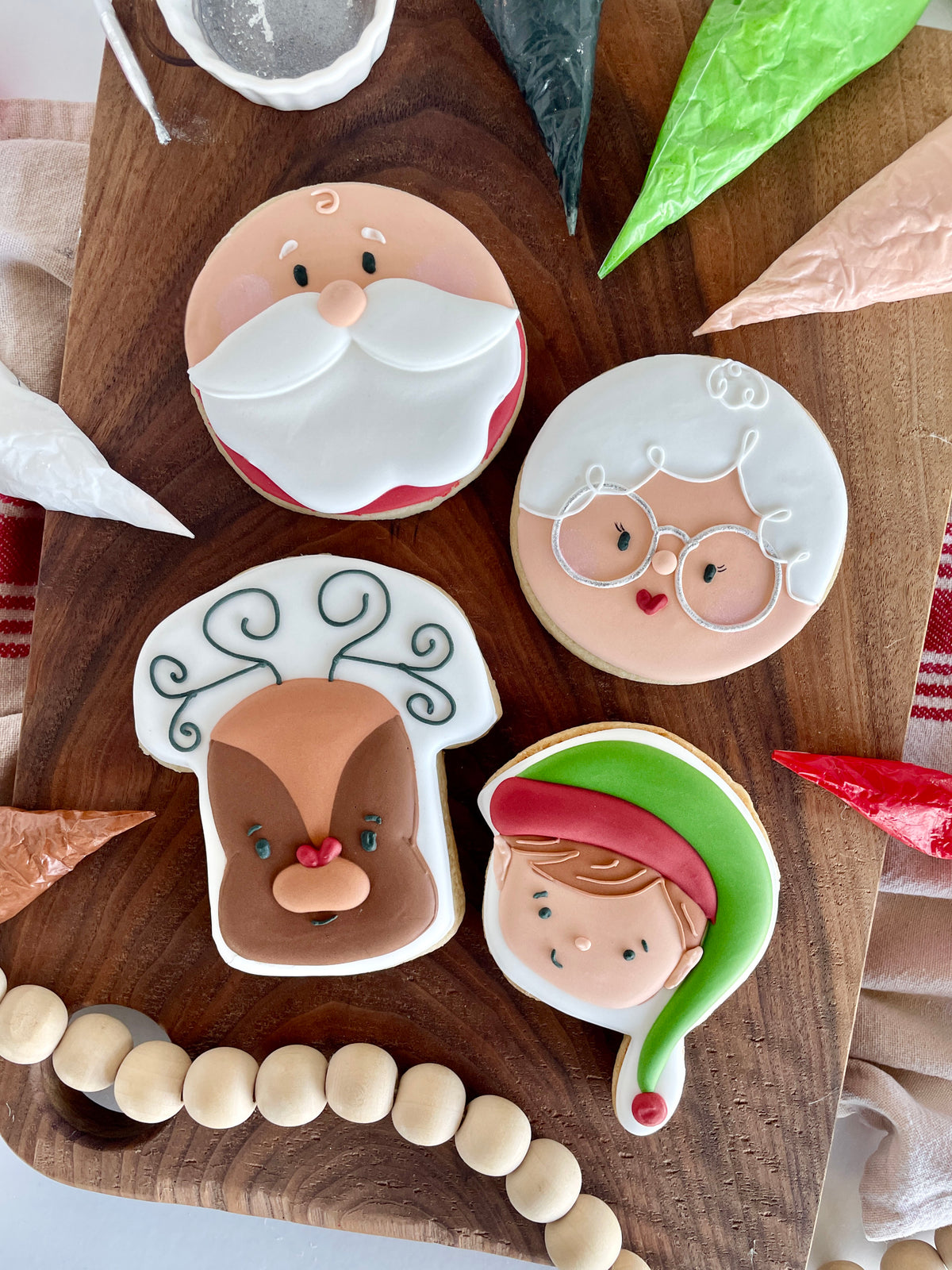 Lolly&#39;s Home Kitchen Christmas Party Cookie Cutter Set