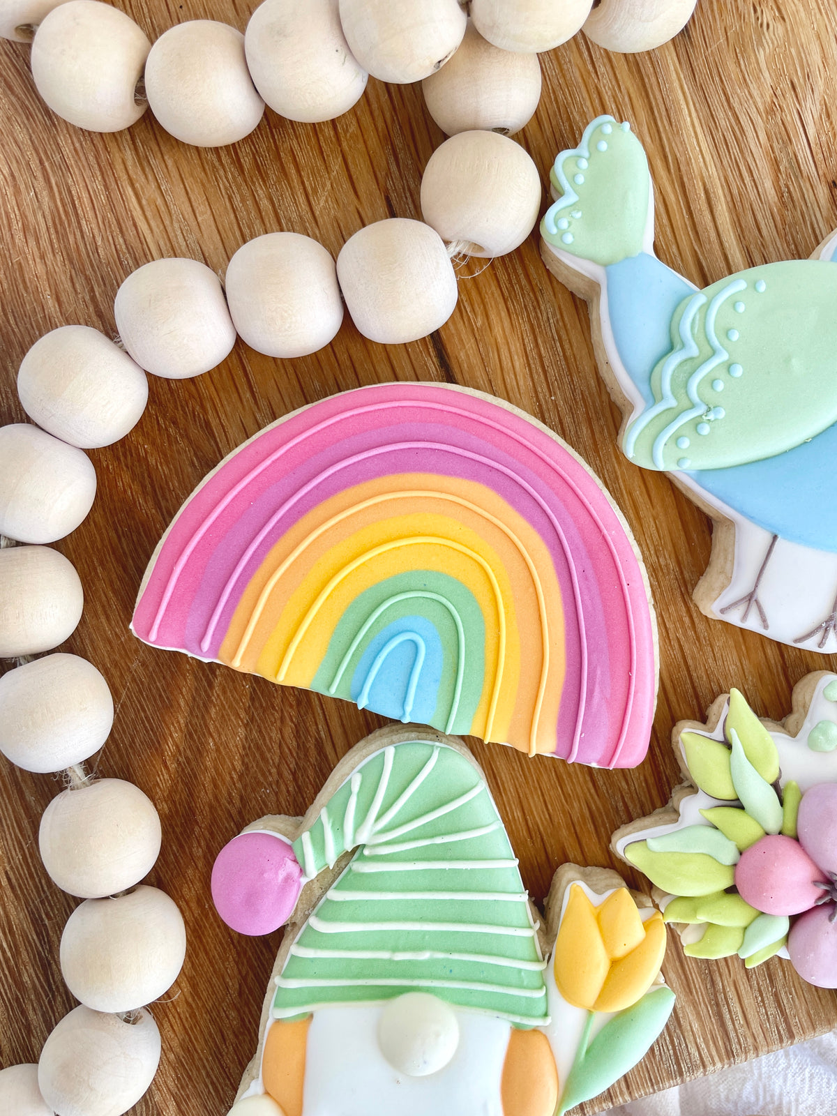 Lolly&#39;s Home Kitchen x Cakesmith Baking Captivating Colors: Dye-Free Colors Cookie Cutter Set