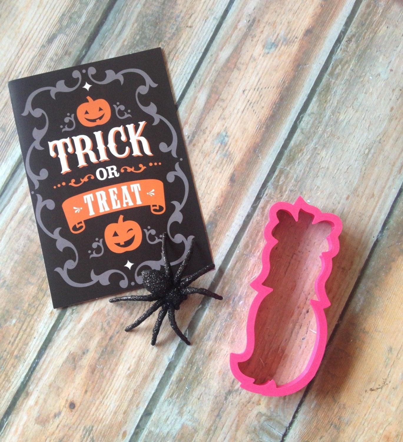 Girly Broom 2 Cookie Cutter - Sweetleigh 