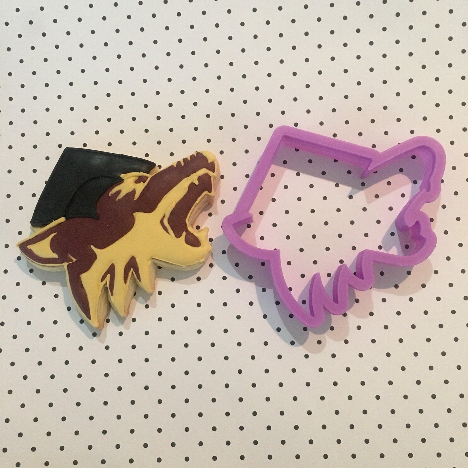 Graduation Coyote Cookie Cutter - Sweetleigh 