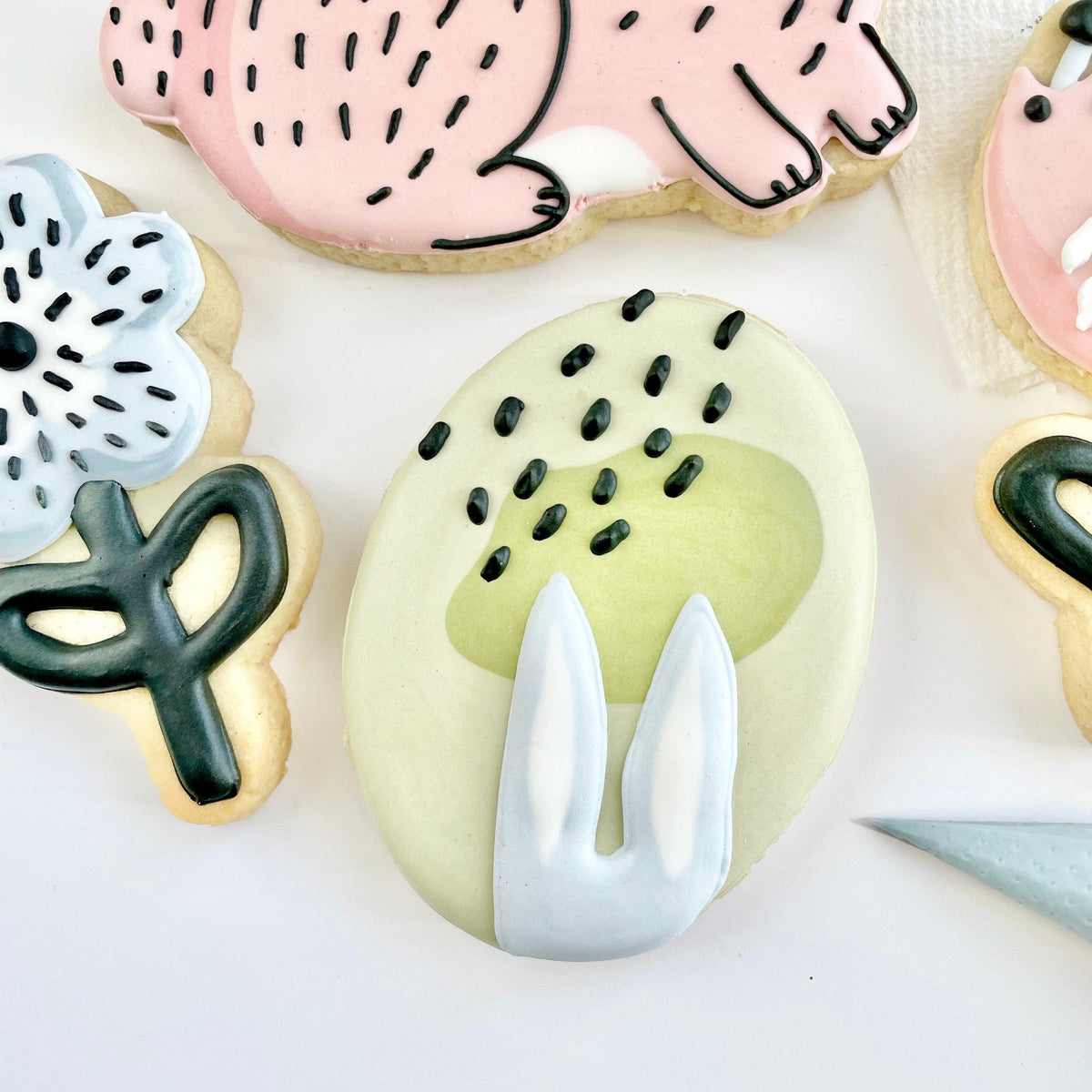 Lolly&#39;s Home Kitchen Hoppy Easter Cookie Class - Sweetleigh 