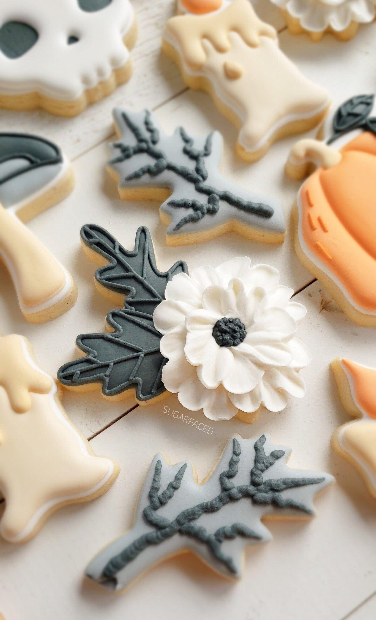 Moody Floral Cookie Cutter - Sweetleigh 